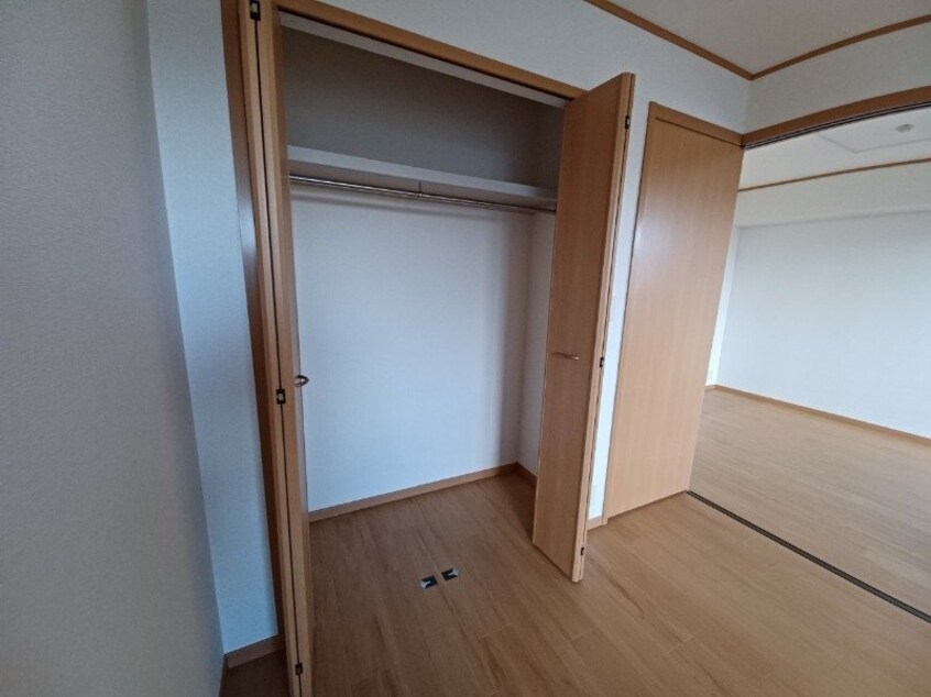 同型反転写真 リバーサイドシティ　Ｂ棟