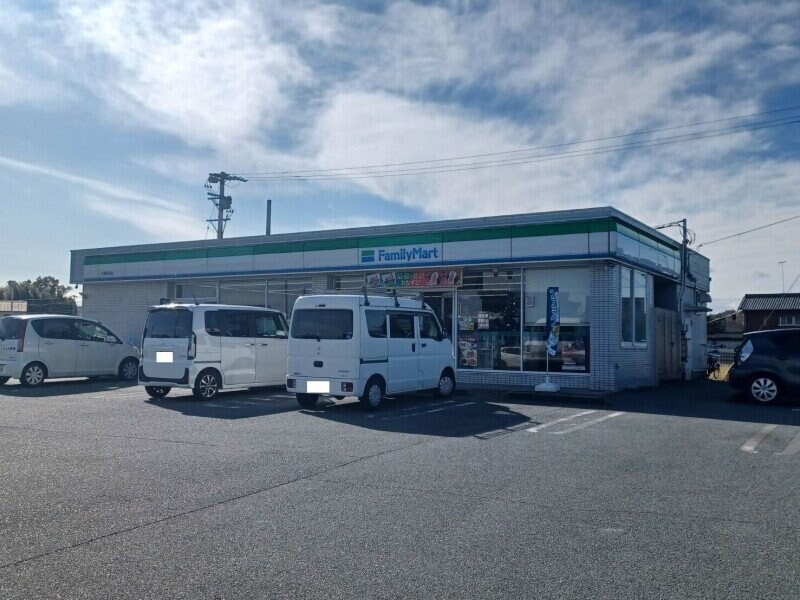 ファミリーマート久居庄田店(コンビニ)まで231m メゾン　ドゥ　エスポアール　Ⅱ