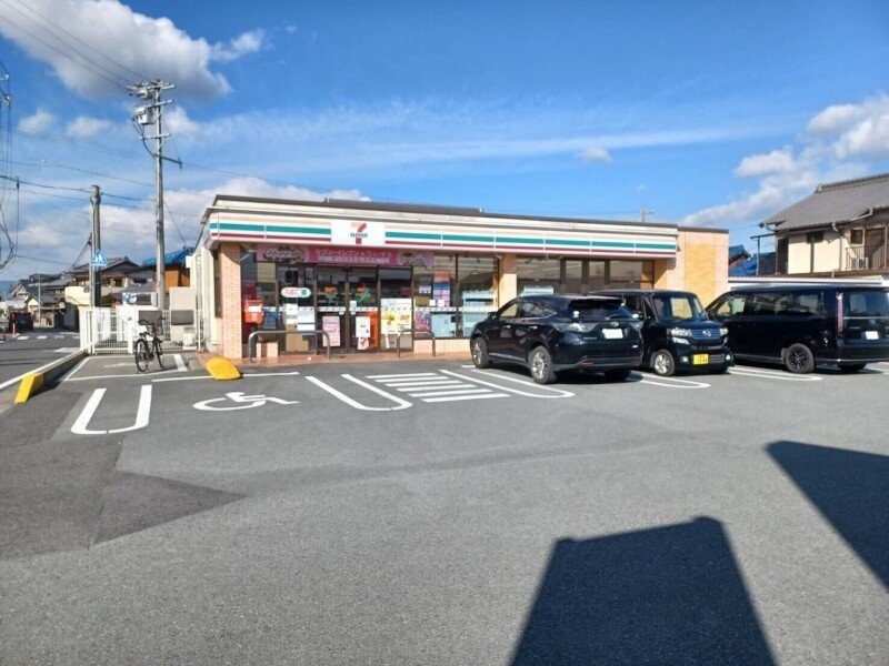 セブンイレブン津市久居新町店(コンビニ)まで213m インフィクス Ａ