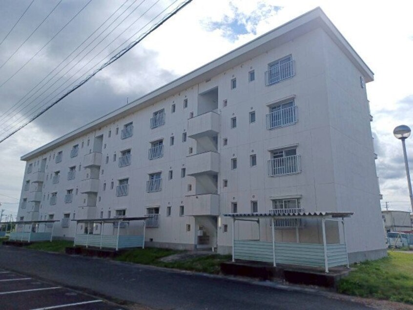  ヴィラナリー津　B棟