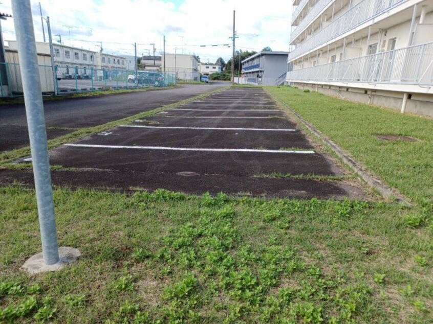  ヴィラナリー津　B棟