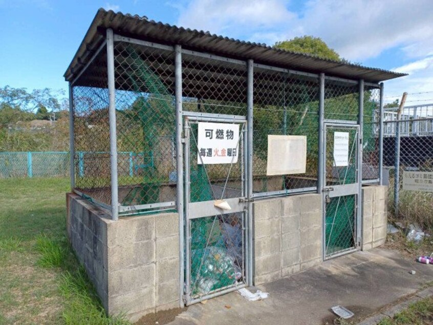  ヴィラナリー津　B棟