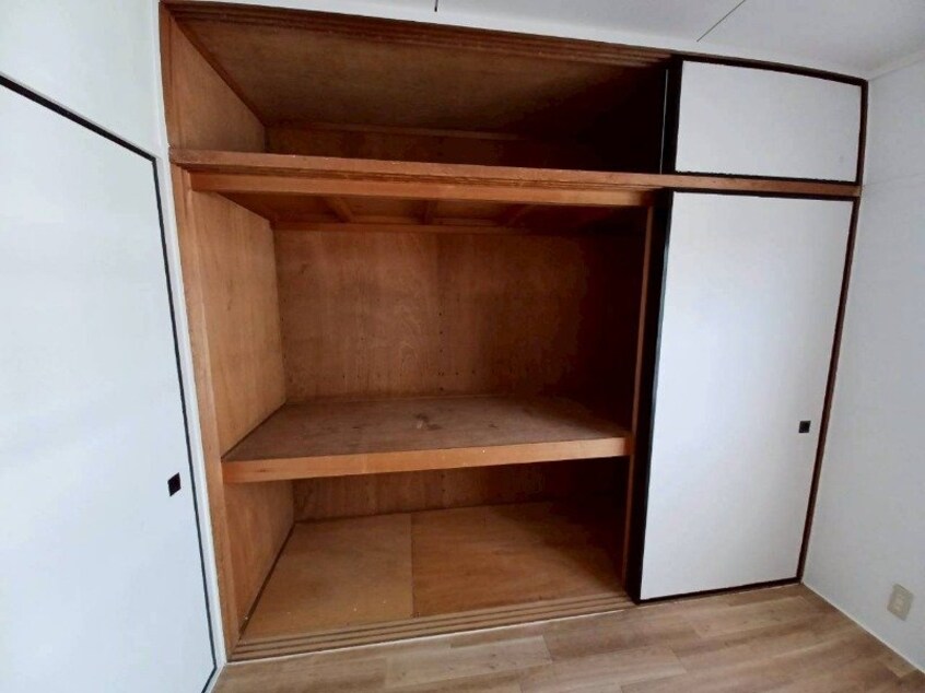  ヴィラナリー津　B棟