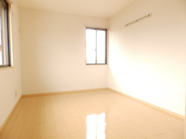 同建物の別部屋写真です ファミーユ