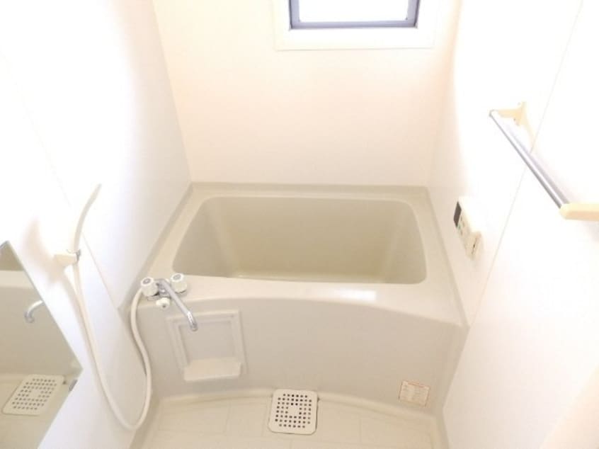 同建物の別部屋写真です ファミーユ