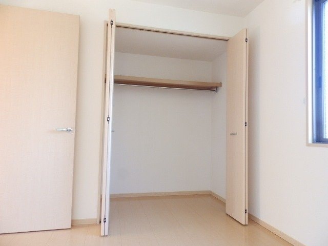 同建物の別部屋写真です ファミーユ