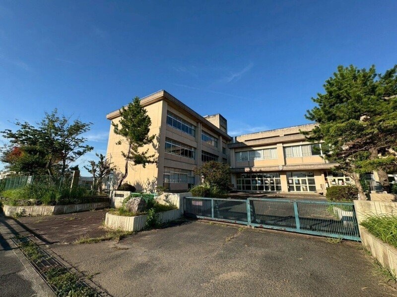 津市立雲出小学校(小学校)まで926m 桜アートハイムB