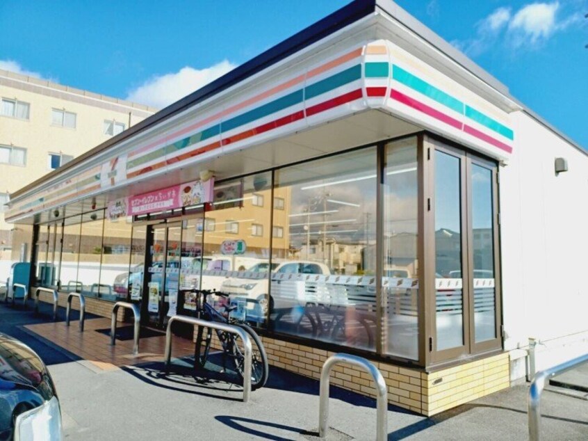 セブンイレブン津市高茶屋6丁目店(コンビニ)まで439m コーポＫ＆Ｓ