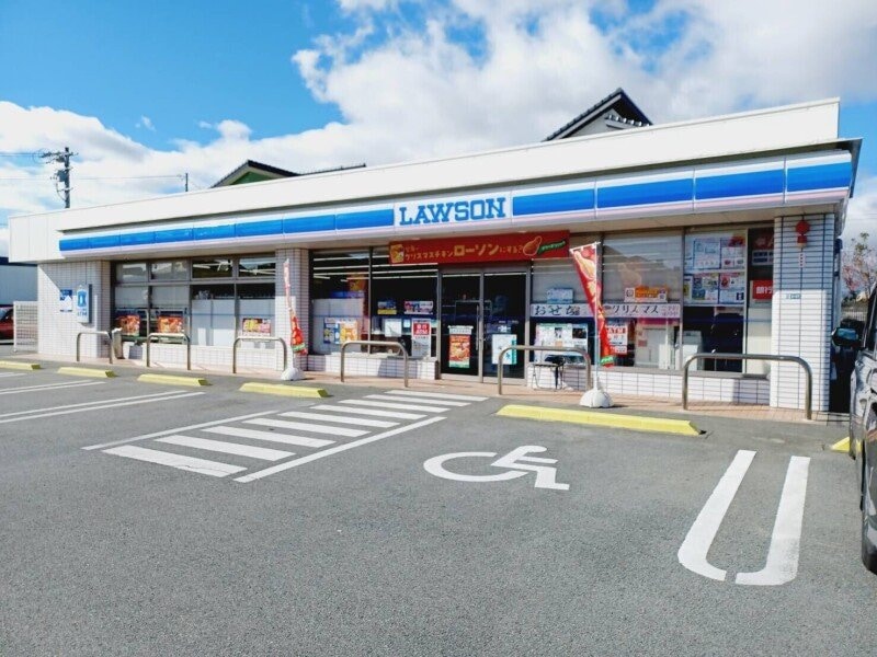 ローソン津高茶屋七丁目店(コンビニ)まで701m コーポＫ＆Ｓ