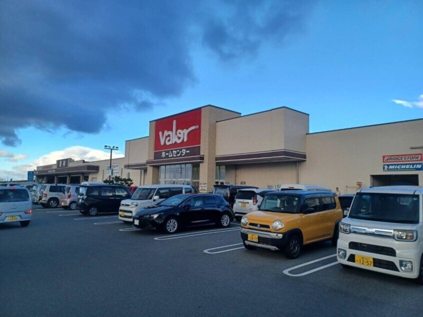 ホームセンターバロー松阪店(電気量販店/ホームセンター)まで970m ル・クール