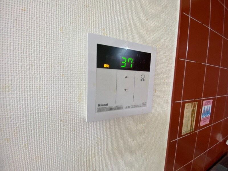 その他設備-チャイム付き玄関 カルネB