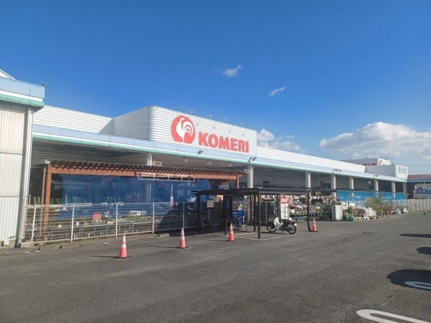 コメリハード＆グリーン嬉野店(電気量販店/ホームセンター)まで363m アリエッティ