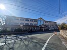津市立誠之小学校(小学校)まで1262m クイーンズタウン元町　Ι棟