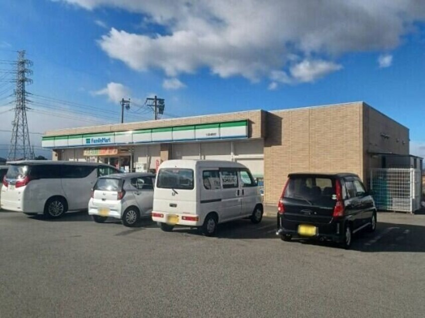 ファミリーマート三雲柳原店(コンビニ)まで431m アンティークヒルズ