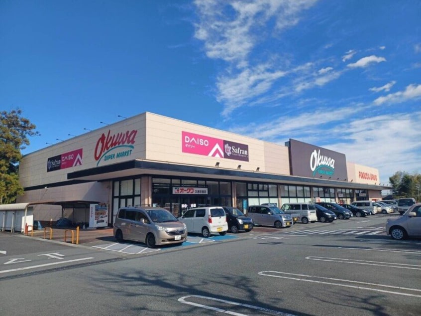オークワ久居庄田店(スーパー)まで802m ヴィラナリー津　A棟