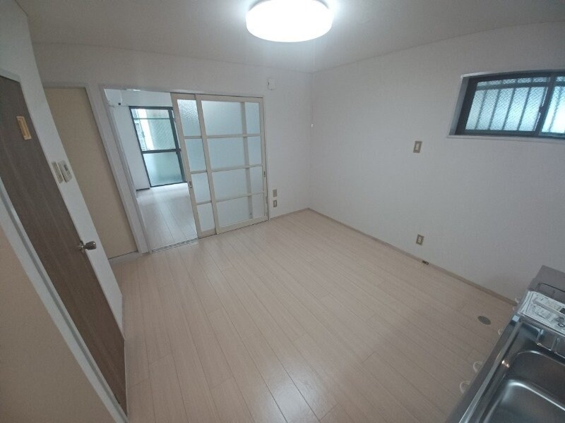 同型反転タイプのお写真です サン高茶屋ハイツ