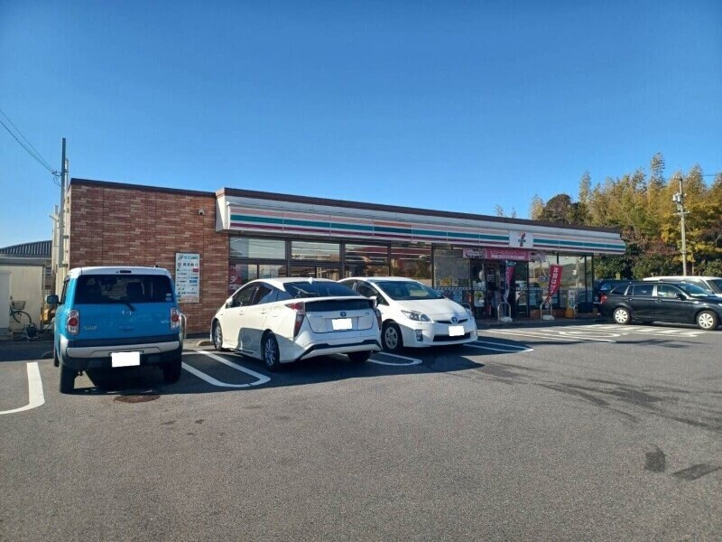 セブンイレブン津市久居明神町店(コンビニ)まで781m ＩＬ　ＶＩＡＬＥ