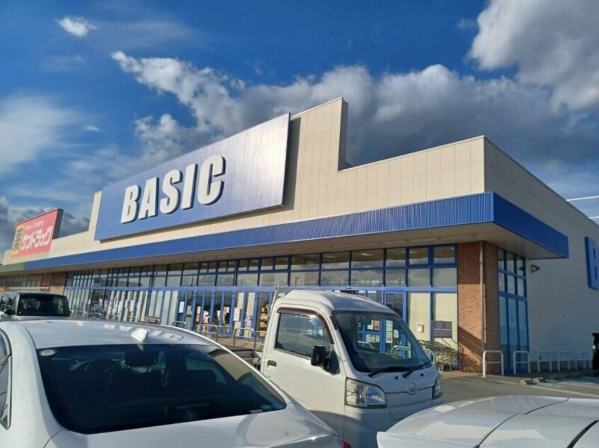 ベーシック久居インター店(スーパー)まで611m シエラ　Ｂ