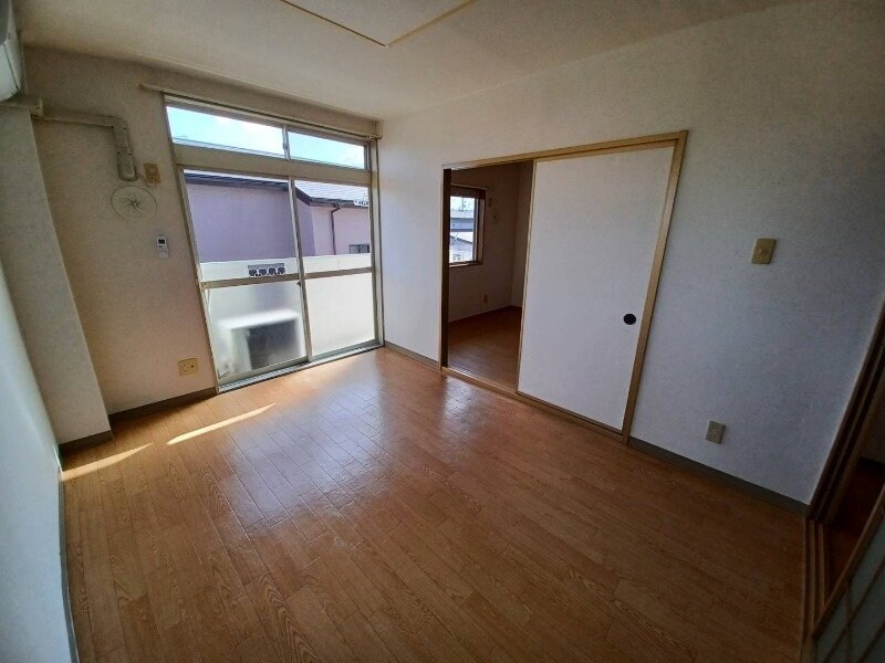 別部屋反転タイプ写真です エクセルハイム　Ａ棟