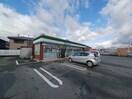 ファミリーマート伊勢小俣西店(コンビニ)まで389m メゾン・ド・カルテットＡ