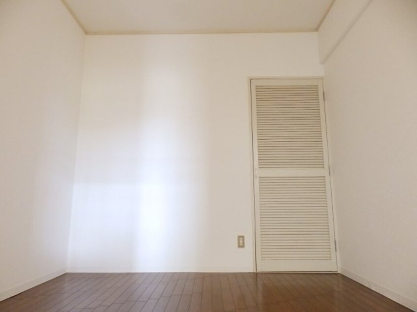 別部屋反転参考写真です。 アルメリア