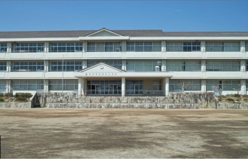 志摩市立鵜方小学校(小学校)まで400m メゾン花菱