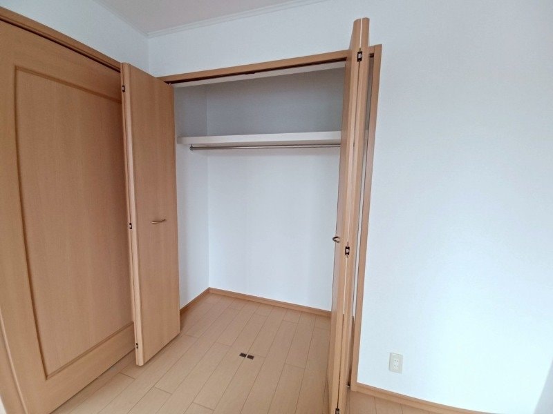 同型反転タイプの画像 サンヒルズ　Ｂ棟