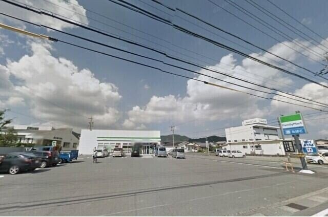 ファミリーマートくりはら度会店(コンビニ)まで638m ヴェルデ・ルーチェ　Ｂ棟