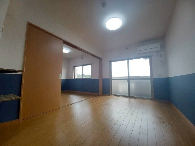 同型反転産雇写真です。 リベルテ