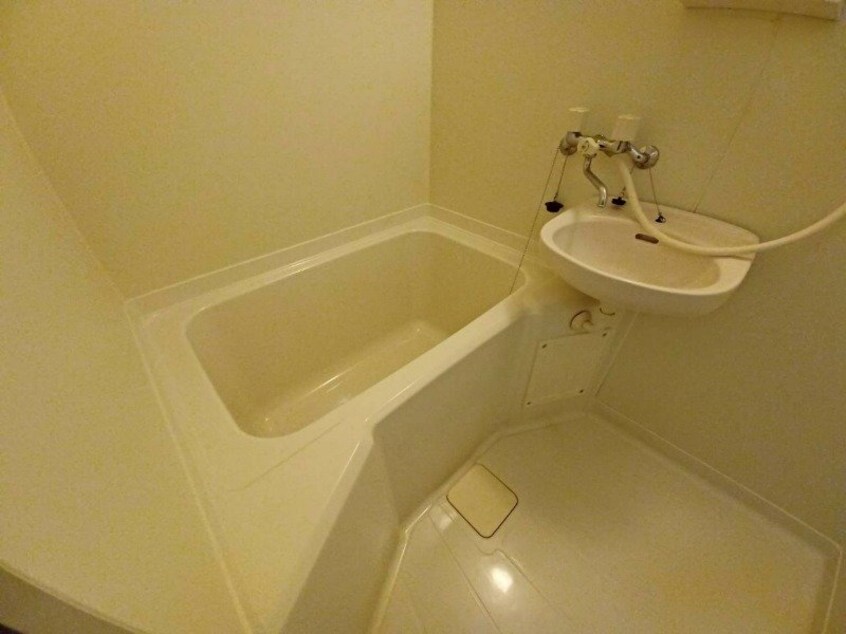  フォレスタ伊勢