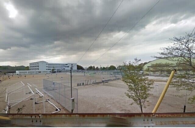 伊勢市立倉田山中学校(中学校/中等教育学校)まで1259m フォレストハイツ