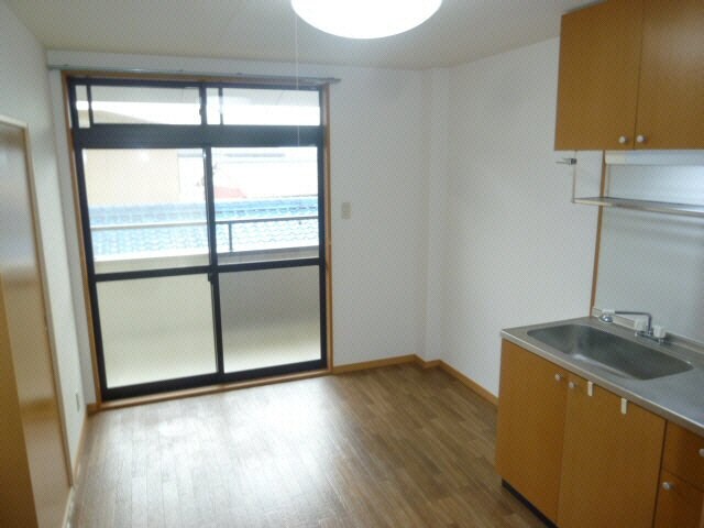 同一物件別部屋の内装です アンジュⅡ