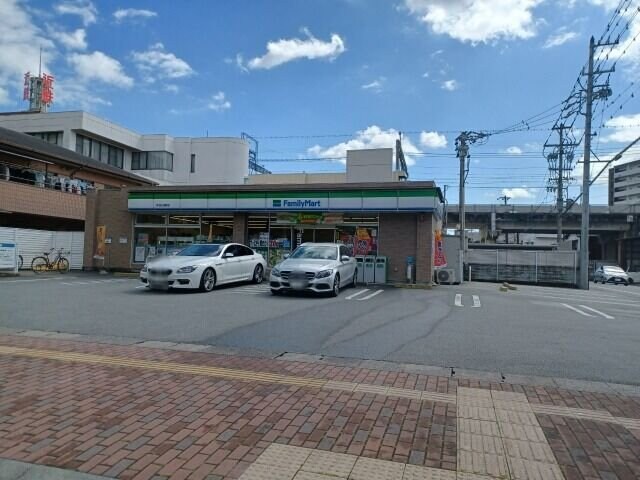 ファミリーマート 宇治山田駅店(コンビニ)まで300m カノン