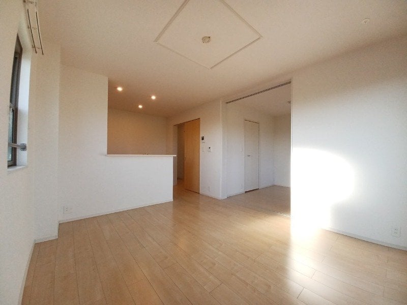 同物件別室反転タイプ画像 シャーロット　Ａ