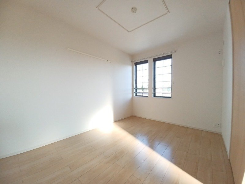 同物件別室反転タイプ画像 シャーロット　Ａ