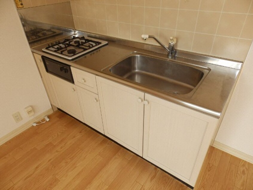  三幸ハイツ御薗Ａ棟