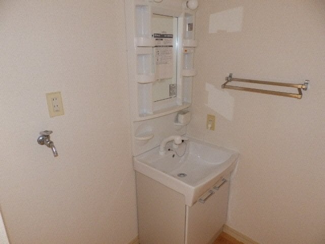  三幸ハイツ御薗Ａ棟