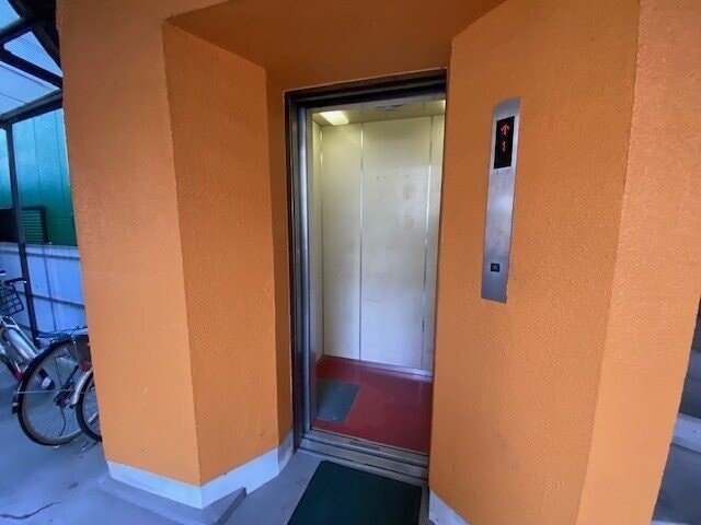  丸二マンション