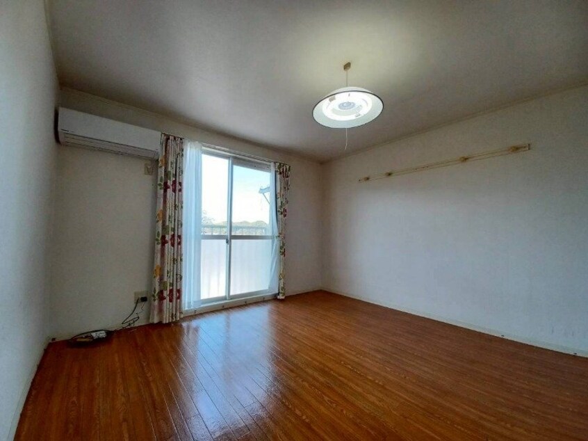  フォレスタ伊勢