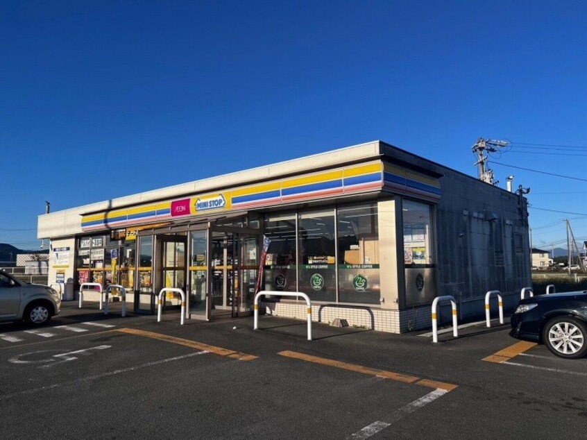 ミニストップ伊勢上地町店(コンビニ)まで1806m エクセレント　Ａ棟