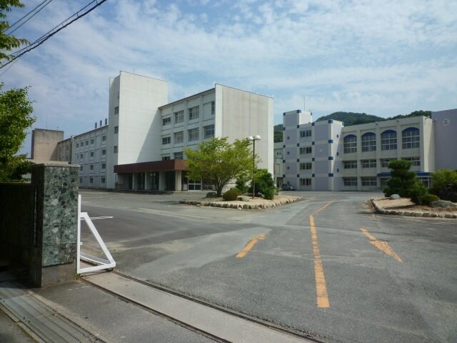 三重県立鳥羽高等学校(高等学校/高等専門学校)まで1300m サンハイツ南山 Ａ