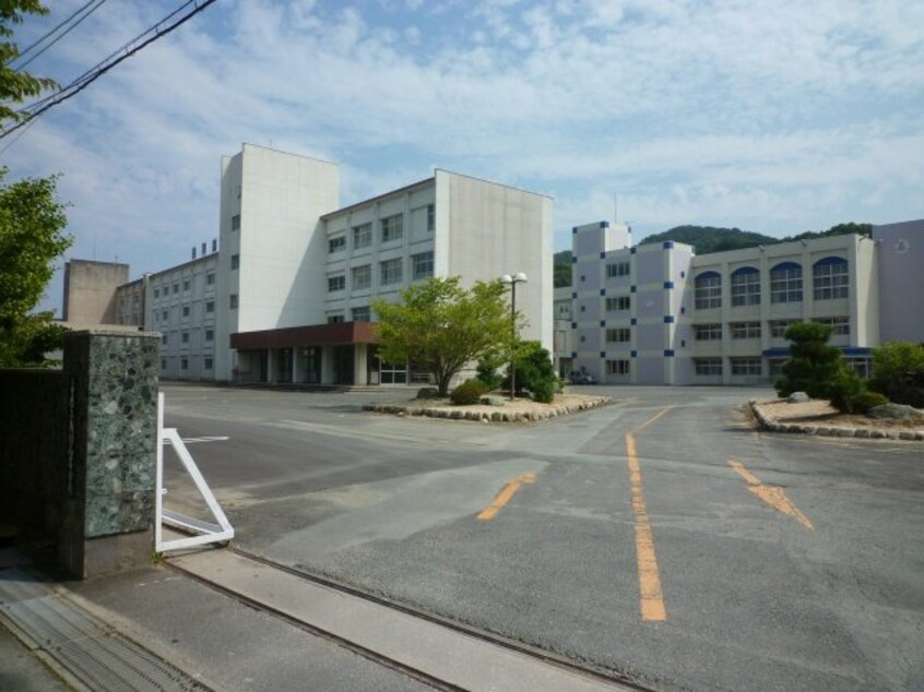 三重県立鳥羽高等学校(高等学校/高等専門学校)まで1300m サンハイツ南山 Ａ