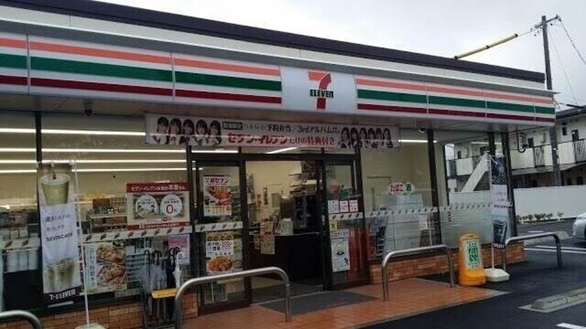 セブンイレブン伊勢市楠部町店(コンビニ)まで1105m Life　Sakuragi　Ⅱ