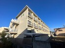 岩渕松鶴の外観