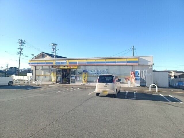 ミニストップ伊勢小俣町本町店(コンビニ)まで706m コーポＮ＆Ｅ