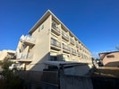 岩渕松鶴の外観