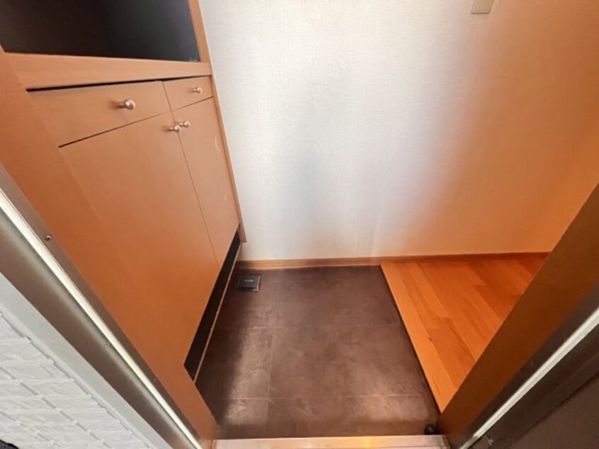 同建物の別部屋反転タイプ ビレッジサンズ A