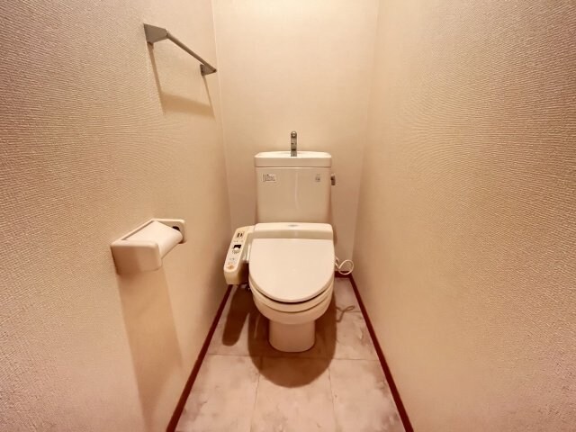 同建物の別部屋反転タイプ ビレッジサンズ A