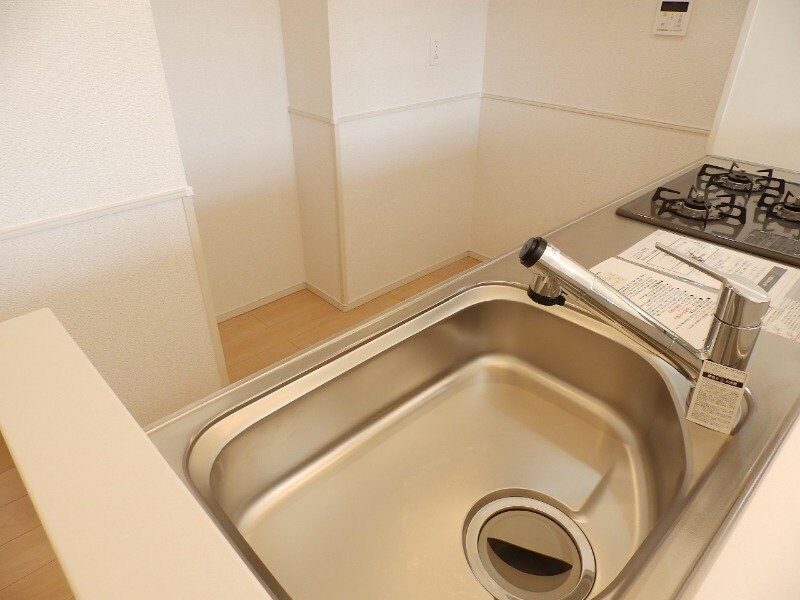  コリーヌ日永西　B