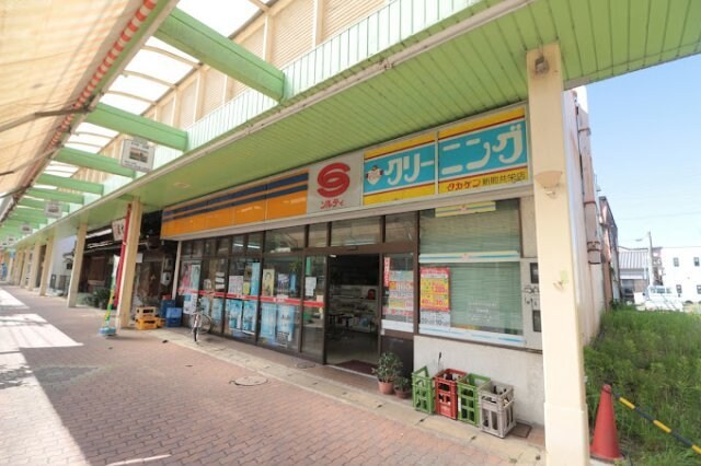 ソルティコマダ(コンビニ)まで500m Four Season B